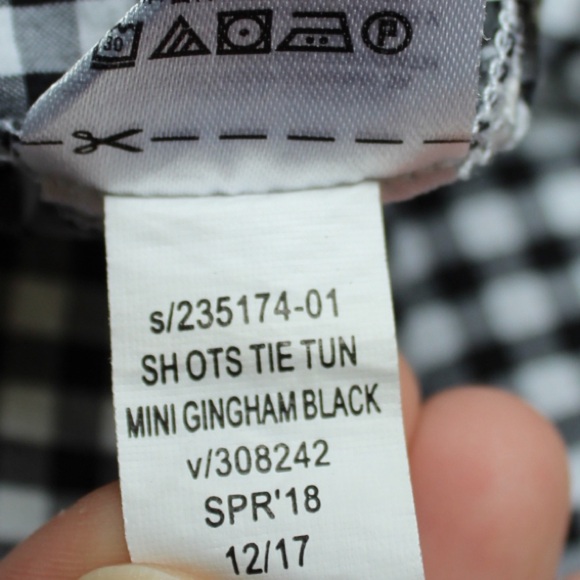 GAP Black and White Checkered Top - Picture 10 of 11